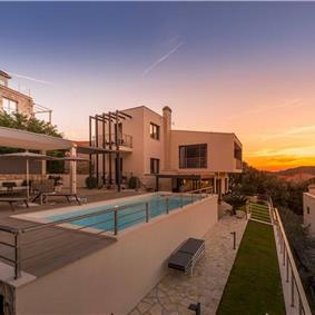 4 bedroom villa with pool and sea views near Dubrovnik sleeps 8